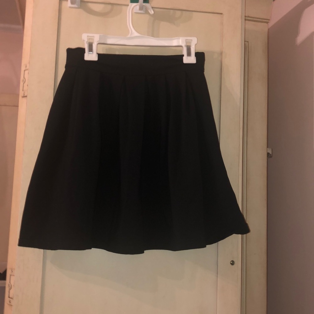 Aritzia skirt